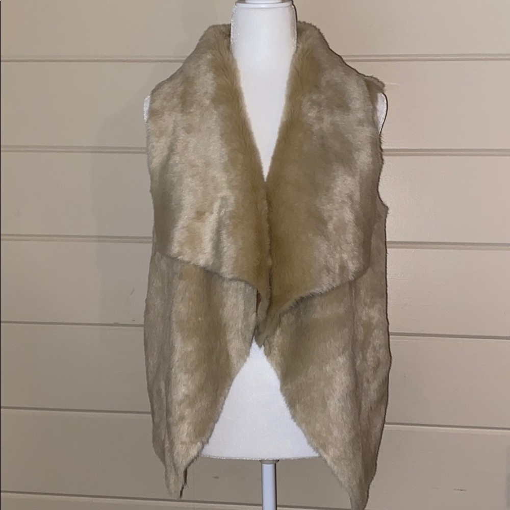 Velvet by Graham & Spencer Reversible Faux Fur Vest Size Small Rare & Sold Out - Picture 3 of 13
